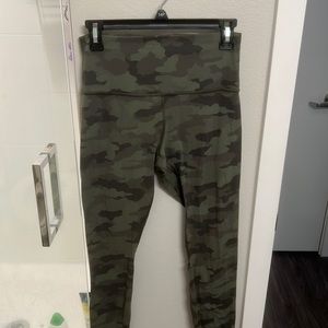 Size 8 Camo Lululemon Align 28’ leggings